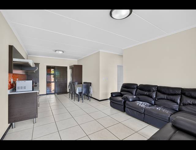 2 BEDROOM APARTMENT FOR SALE IN DOUGLASDALE